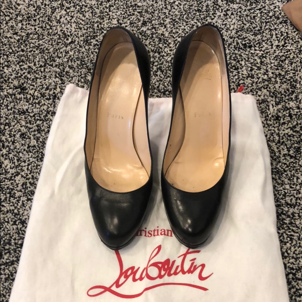 Christian Loubitoun pumps